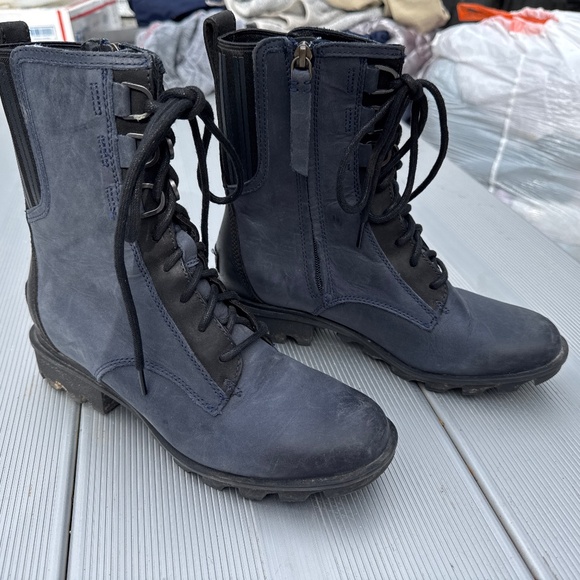 Sorel Lug sole Navy black, gorgeous boots size 9 - Picture 1 of 6